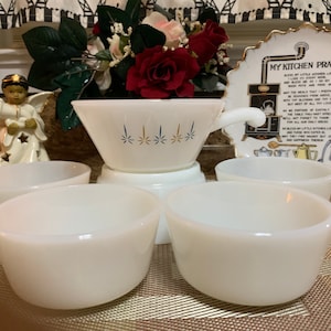 Anchor Hocking 240 bowl plus 4 milk glass custard bowls
