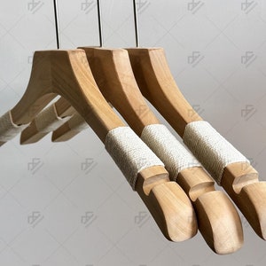 Minimalist Stylish Women&#39;s Wooden Hanger - Personalized Engraved Hanger, Perfect for Weddings, Bride Gifts, and Clothing Storage