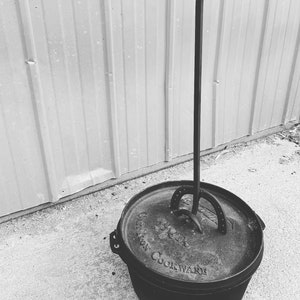 Camp Dutch Oven Lid Lifter