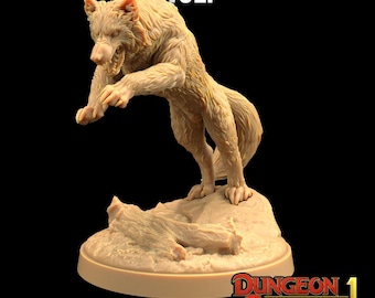 Puede incluir: Una figura en miniatura detallada de un lobo, pintada en color marrón claro, de pie sobre una base rocosa. La figura forma parte de un conjunto de Dungeons and Dragons.