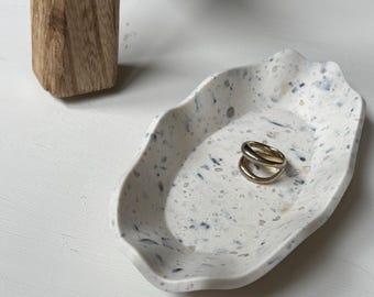 Terrazzo ringbakje | Decoratief bakje | Decoratieve schaal | Sieradenbakje | Sieradenopbergbakje | Sleutelbakje | Verjaardagscadeaus