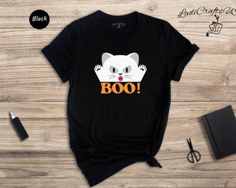 Boo Spooky Cat Shirt: Adorable Halloween Cat Graphic - Soft Cotton, Relaxed Unisex Tee, Casual Wear