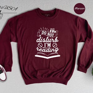 Book Lover T-shirt Reading Quote: Do Not Disturb Literary Gift, Cotton Blend (Unisex Sizes, Relaxed Fit) afbeelding 8