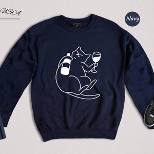 Funny Cat Shirt Wine Lover Tee: Romantic Animal Design, Cotton Blend (Unisex Sizes, Comfortable Fit) immagine 7