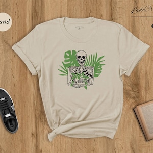 Skeleton Plant Lover Shirt, Gardening Shirt, Skeleton Gardener, Gift For Plant Lover, Plant Lover T-shirt, Floral Shirt, Plant Mom Gift