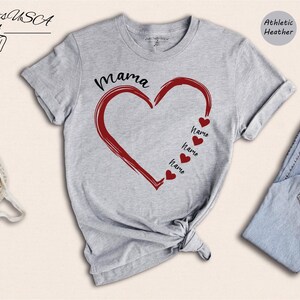 Chemise coeur de maman personnalisée : illustration de prénoms d'enfants - cadeau personnalisé, mélange coton-polyester, vêtements de fête des mères image 2