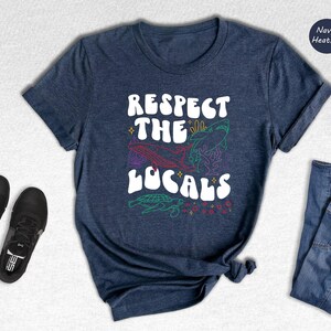 Whale Shark Tshirt Casual Tee, Respect The Locals Print (Unisex XS-XXL, Relaxed Fit, Cotton Blend) imagem 5