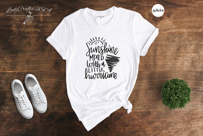 Sassy Girl Shirt Graphic Tee: Sunshine Hurricane Theme, Cotton Blend Casual Wear (Unisex S-XXL, Relaxed Fit) zdjęcie 4