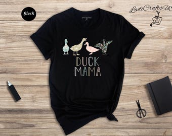 Duck Mama Shirt, Cute Floral Duck Family Tee, Farm Animal Lover Gift, Duck Lover Mothers Day Present, Cartoon Duck Graphic T-Shirt