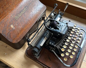 Blickensderfer 7 typewriter, United States antique 1897 Victorian late 19th C deluxe original wooden briefcase case QWERTY keyboard W 34cm