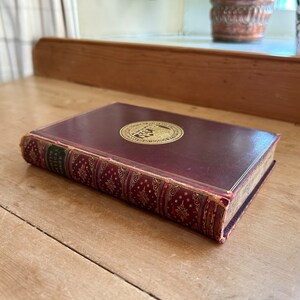 Scott's Poetical Works, pub., MacMillan, London and New York antique 1890 maroon leather with gilt bound hardcover poetry book image 2