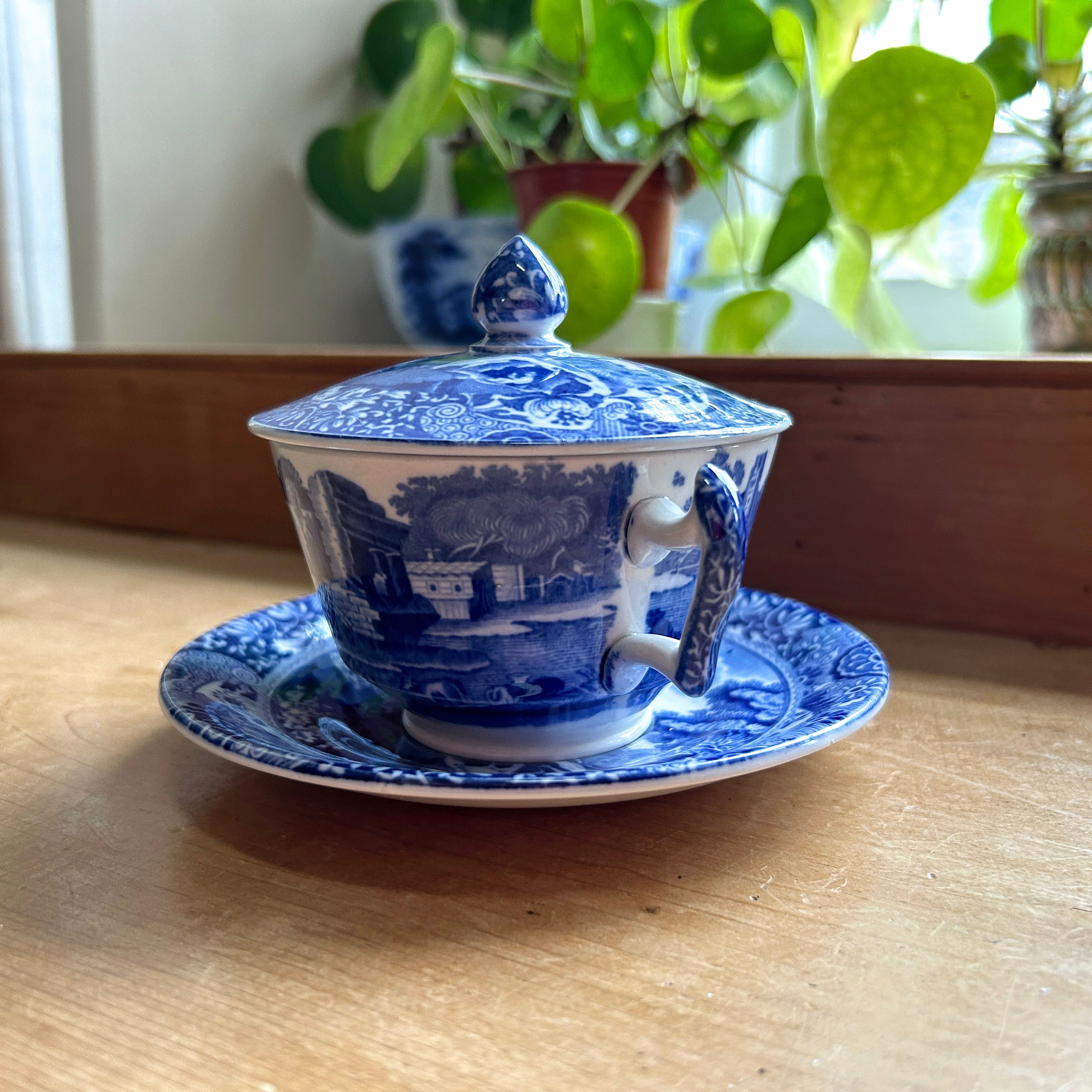 英国Copeland Spode社製  Cat handle　cup Vintage Copeland Spode Blue Italian Chocolate Cup and Saucer W14