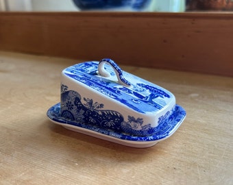 Spode in miniature, England vintage 2000-2004 miniature wedge-shaped covered cheese dish with lid or stand with dome in Blue Italian W 9.5cm