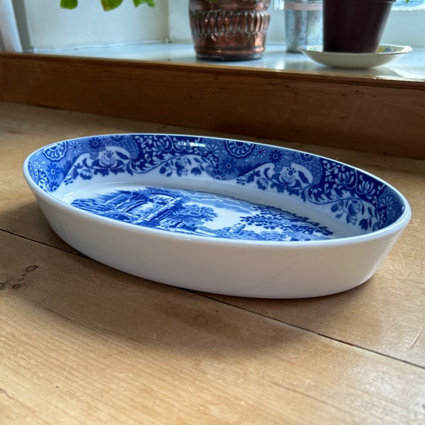 Spode, England vintage 1996 medium oven to table oval casserole souffle dessert pudding or baking dish in Blue Italian Width 26.7cm 10.5in
