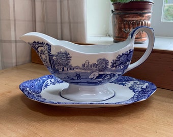 Spode, England vintage 2002 gravy boat or sauce jug with matching stand or tray in Blue Italian pattern Width 22.5cm 8.9in