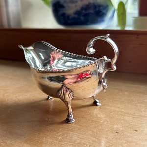 Sterling Silver sauce boat, Hester Bateman 1709-1794, London, England antique 1789 Georgian with bead punched rim, three supports W 13.3cm image 2