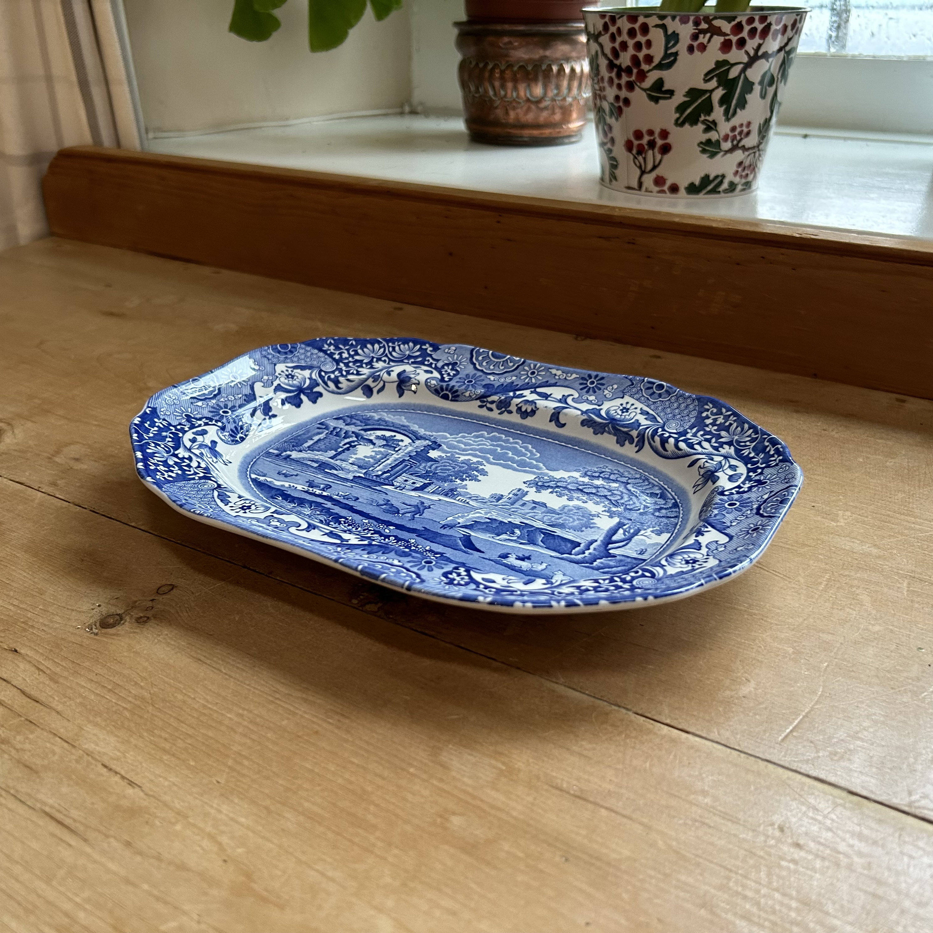 Late 20th Century Spode Christmas Tree Round Oven to Table Baking Dish