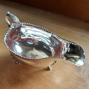 Sterling Silver sauce boat, Hester Bateman 1709-1794, London, England antique 1789 Georgian with bead punched rim, three supports W 13.3cm image 6