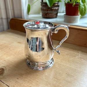 Sterling Silver tankard mug, William Shaw II, London antique 1767 George III 0.56L 1pt baluster form leaf capped scroll handle reeded foot