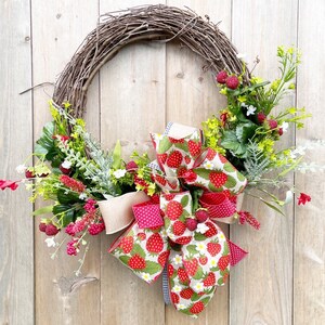 Strawberry wreath for front door , fruit wreath for kitchen , strawberry gift for mom , strawberry mom gift