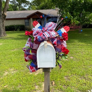 Show Your Patriotic Spirit with this Popsicle Mailbox Topper , USA mailbox swag, Patriotic Lantern Swag