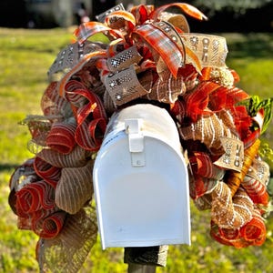 Carrot Mailbox Topper for Easter, Rustic Spring Bunny Mailbox Decoration, Burlap Farmhouse Bow, Outdoor Easter Decor