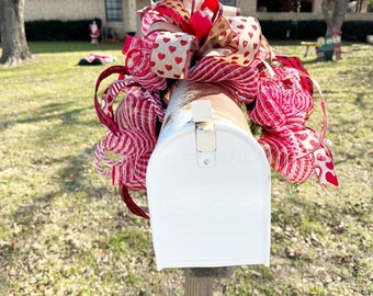 Valentine Mailbox Topper , Valentines Day mailbox swag, large romantic Lantern Swag