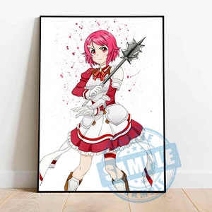 Peut inclure: Illustration numérique d'un personnage d'anime aux cheveux roses tenant une arme argentée à tête cloutée. Le personnage porte une robe rouge et blanche avec un col blanc et un nœud rouge. L'arrière-plan est blanc avec des éclaboussures rouges.