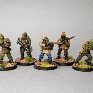Stalker ( Total 20 miniatures )  . 15 miniatures from 3 different factions+ bonus  . Adventures. S.t.a.l.k.e.r. , Metro, Zona Alfa. Zombi