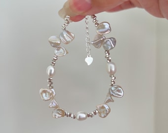 Pearl bracelet/ Dainty Bracelet/ Flower Pearl Bracelet/ Freshwater Pearl bracelet / Stackable Bracelet/Unique Bracelet/Mixed Pearl bracelet