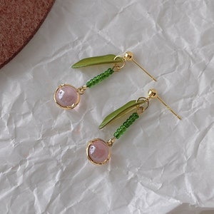 Leaf Earrings |Unique beaded earrings |Fashion earrings |Trendy earrings |Unique earrings| Dainty earrings |Beaded earrings |Spring earrings