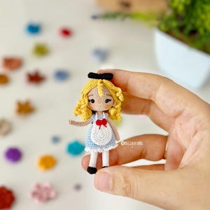Miniature Alice doll, handmade 6.5 cm doll, tiny alice in wonderland collectible, miniature toy, miniature amigurumi, art doll