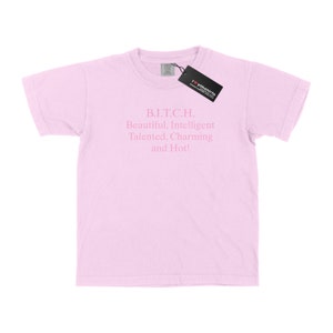 Mooi, intelligent, getalenteerd, charmant en HEET! baby tee grappige slogan t-shirt voor vrouwen, vintage esthetische meme citaat