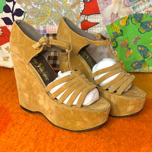 Size 8| Early 70s True Vintage Golden Velvet Platform Sandals by “The Village” Made in Italy