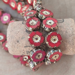 10/25 Cuentas de flores de oro rojo oscuro, flor hawaiana opaca de 8 mm, cuentas de vidrio checo, cuentas para hacer joyas, flor de pensamiento, flor de hibisco