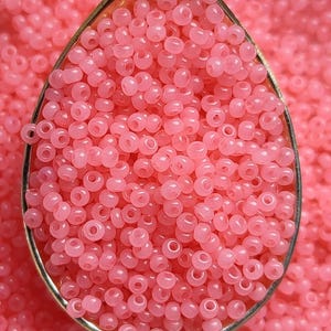 Perline di vetro ceco di qualità 10/0, perline ceche Preciosa in alabastro rosa-salmone da 2 mm, materiali per perline - 25 g/0,06 libbre/0,9 once, 50 g/0,11 libbre/1,8 once