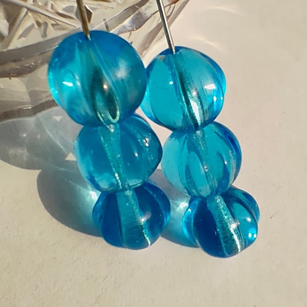 25 Melon Beads For Jewelry Making - 7mm Round Beads - Czech Glass Beads - Fluted Glass Beads - Transparent Aqua blue Czech beads