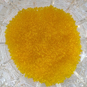 Perle di semi di vetro ceche Premium da 20g, 10/0 - 2mm Preciosa Czech Rocailles, Zuppa di perline gialle trasparenti, Perline per la creazione di gioielli