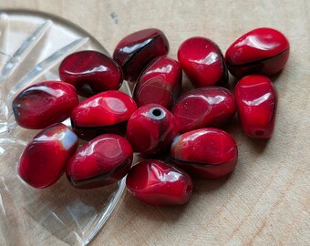 30/50 Red brown Twisted Oval Beads, 9x6mm Marble rice, pressed beads, Irregular oval, Czech glass bead, Jewelry making bead, Bohemian bead