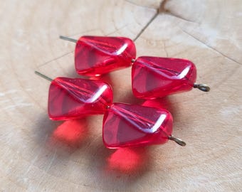 赤いチェコ製ガラスビーズ、金色の渦巻き模様（13×6mm） - Etsy 日本