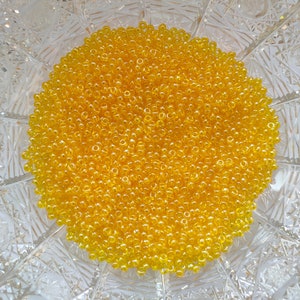 Perle di semi di vetro ceche Premium da 20g, 9/0 - 2mm Preciosa Czech Rocailles, Zuppa di perline gialle trasparenti, Perline per la creazione di gioielli