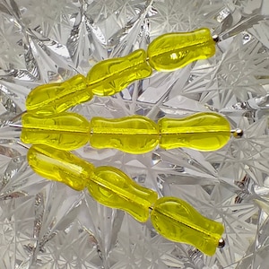 30/100 pcs Yellow fish beads, Czech glass beads, Nautical jewelry making 9x5mm, pressed glass beads, transparent beads, Wholesale