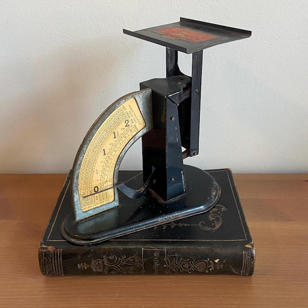 Vintage black pennyweight post office scale - 6.5” t x 6.5” L
