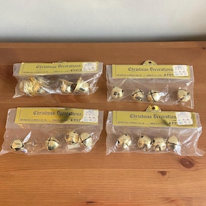 Vintage set of 4 gold christmas bells in original vintage packaging