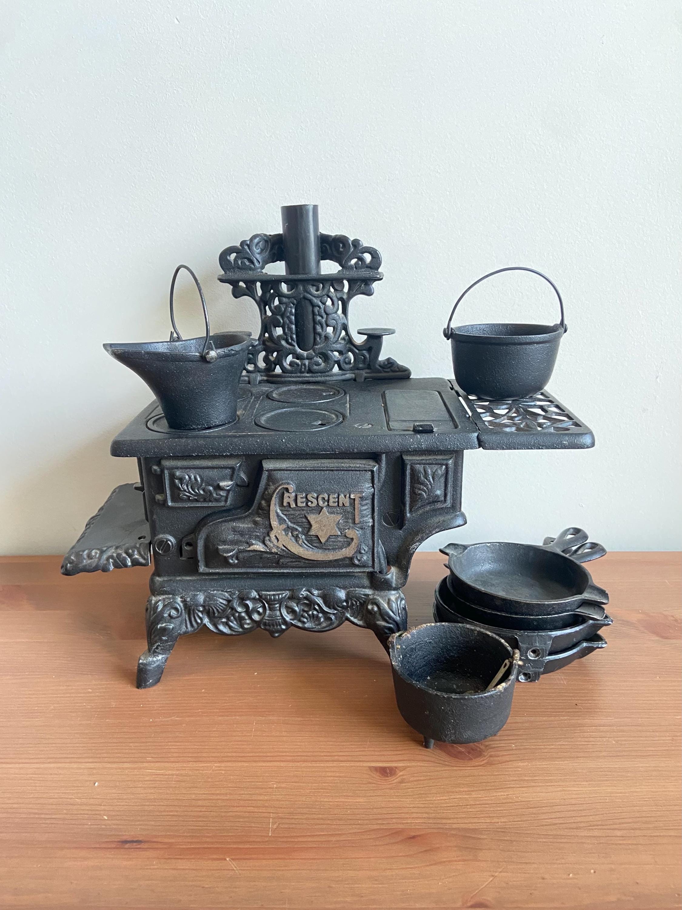 Vintage Cast Iron Miniature Stove With Mini Pots