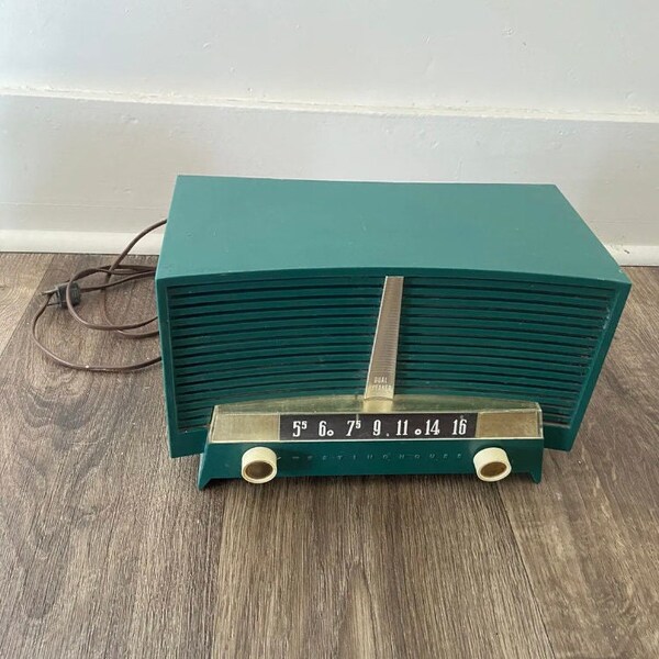 Rare vintage Westinghouse tube radio dual speaker - for looks only not functional