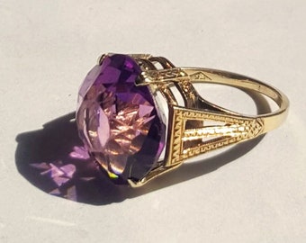 Art Deco Amethyst 14k Ring, Philip Klein San Francisco, Circa 1920. Antique Green Gold Edwardian Diagonal Cushion Cut, 3 Carats, US 5 3/4.