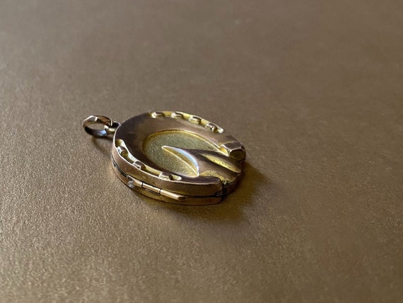 Victorian Horseshoe Locket for Good Luck and Fort… - image 3