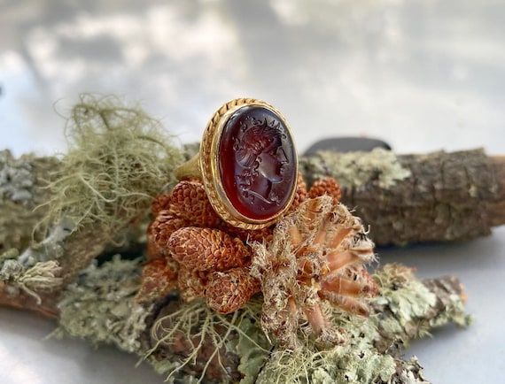 Antique Victorian Sardonyx Intaglio Ring. 12k Ros… - image 2