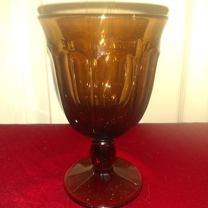 Vintage amberkleurige waterbeker